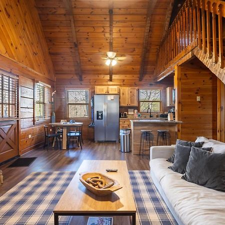Dudley II By Avantstay Comfortable Cabin W Hot Tub Views Pigeon Forge Bagian luar foto