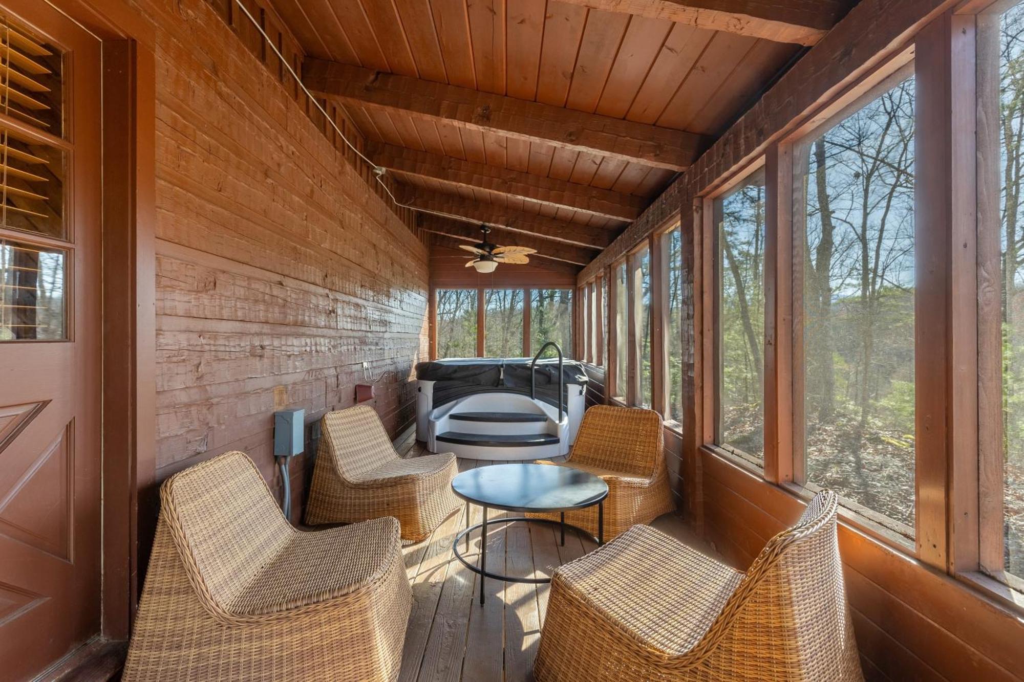 Dudley II By Avantstay Comfortable Cabin W Hot Tub Views Pigeon Forge Bagian luar foto