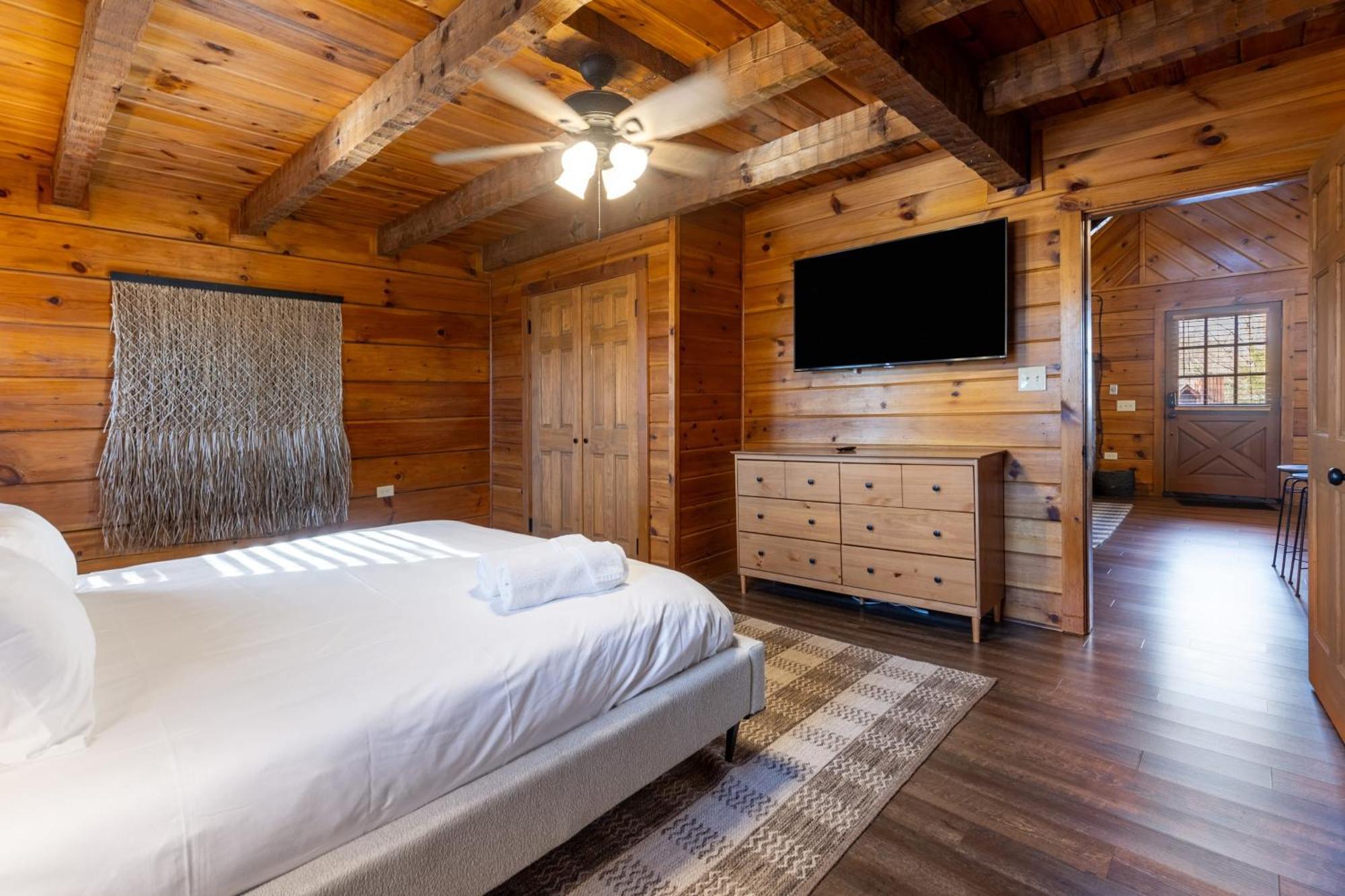 Dudley II By Avantstay Comfortable Cabin W Hot Tub Views Pigeon Forge Bagian luar foto