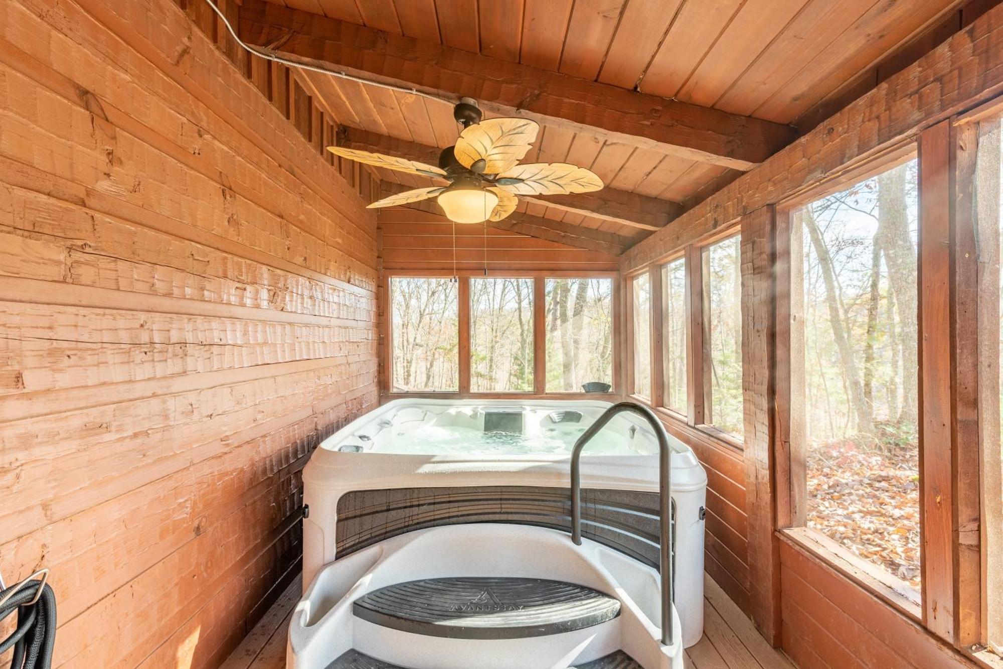 Dudley II By Avantstay Comfortable Cabin W Hot Tub Views Pigeon Forge Bagian luar foto