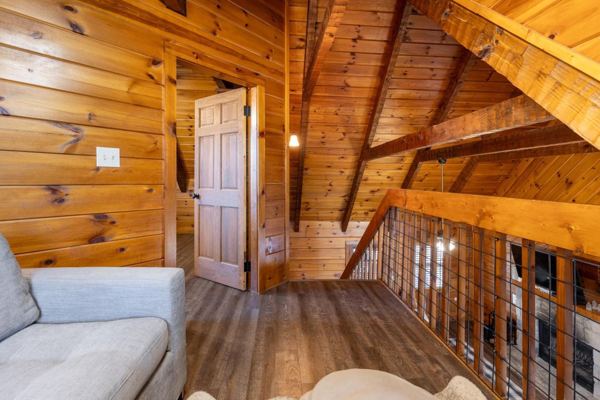 Dudley II By Avantstay Comfortable Cabin W Hot Tub Views Pigeon Forge Bagian luar foto