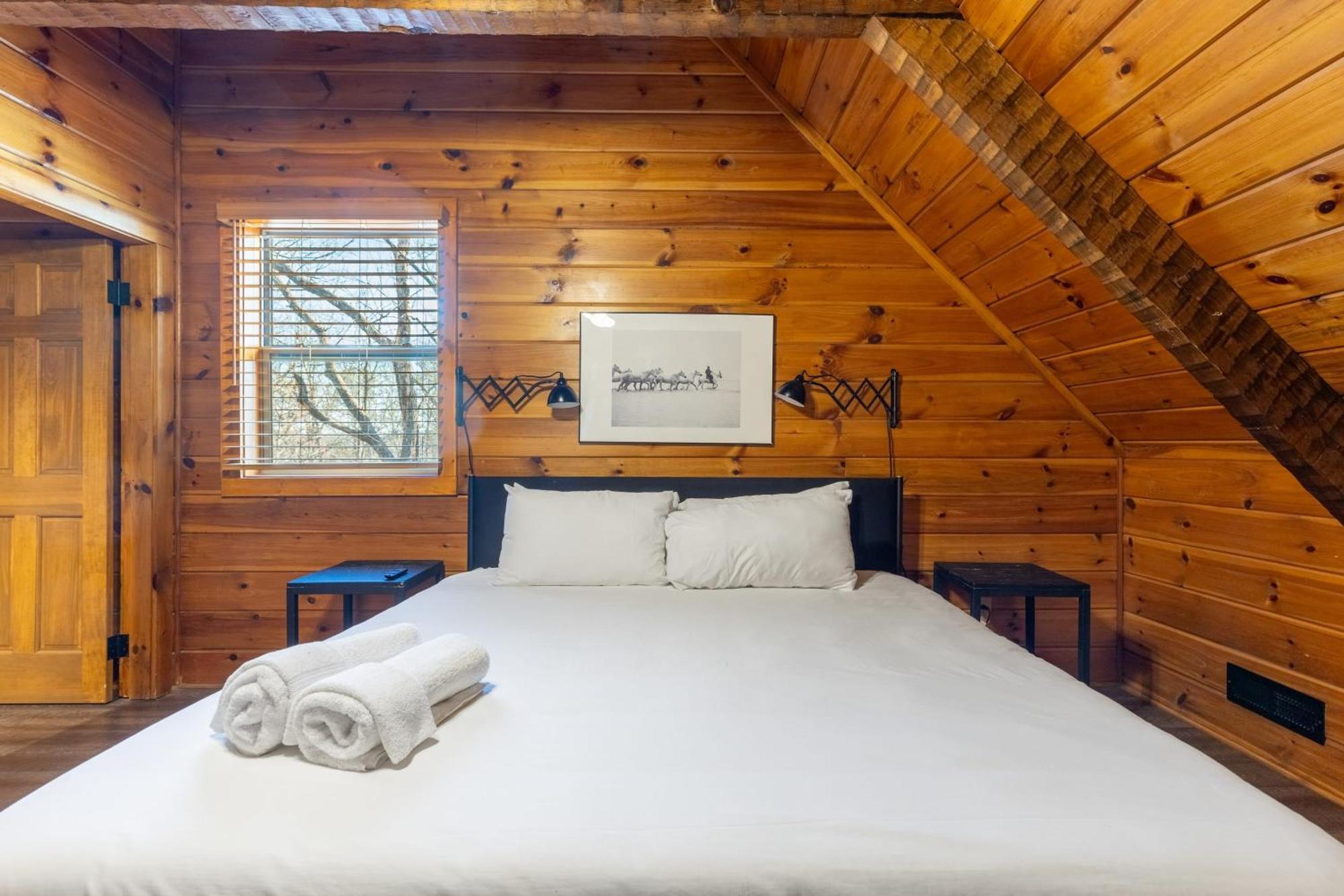 Dudley II By Avantstay Comfortable Cabin W Hot Tub Views Pigeon Forge Bagian luar foto